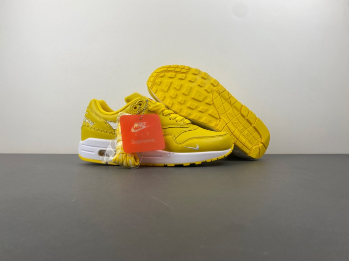Svp*me puts its signature spin on the nike air max 1 hf8813-700