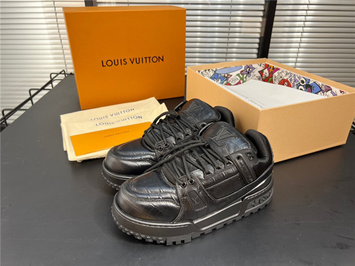 lovt sneaker
