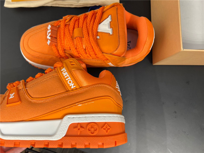 lovt sneaker