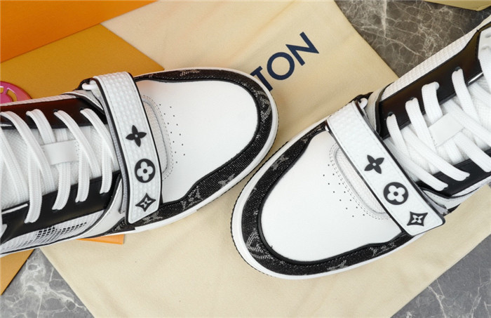 lovt sneaker