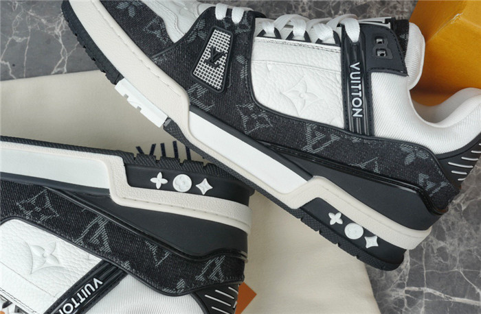 lovt sneaker
