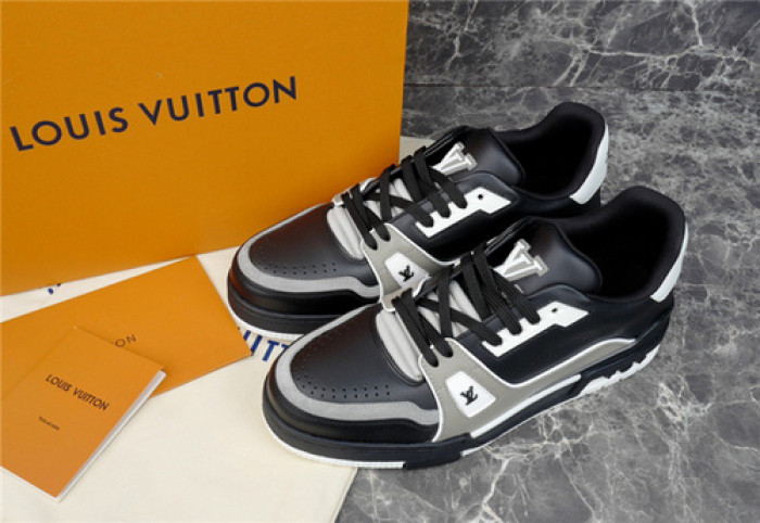 lovt sneaker