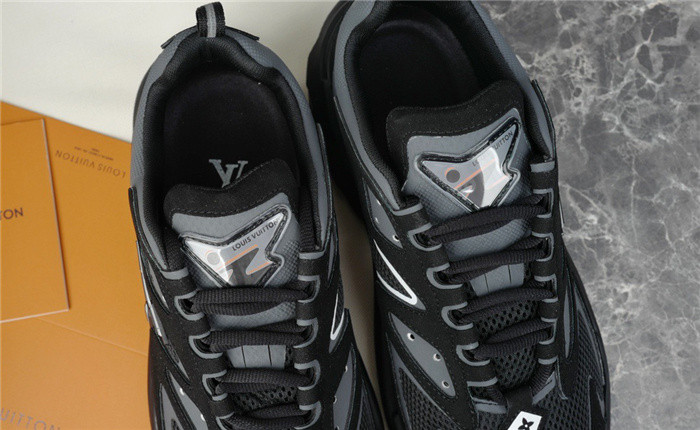 lovt sneaker